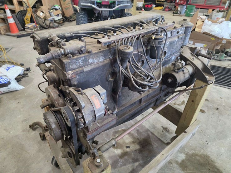 late-model-pontiac-inline-8-engine-converted-to-marine-use-by-kermath,-loose-and-in-excellent-condit-image-11