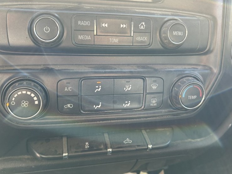 2016-chevrolet-silverado-1500-image-35