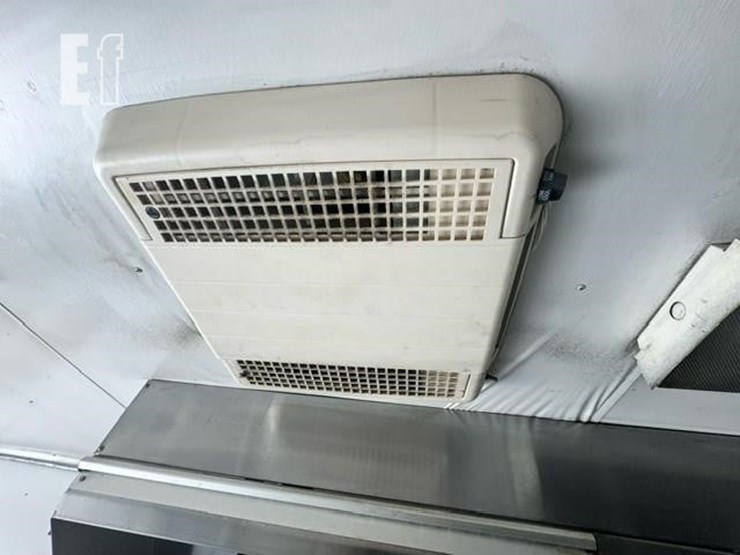 2011-custom-trailer-image-15