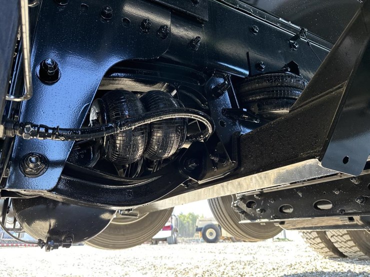 2025-kenworth-t880-image-87