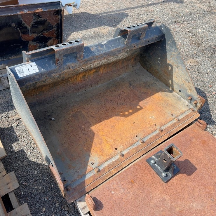 BOBCAT 44" GP BUCKET WITH BOCE