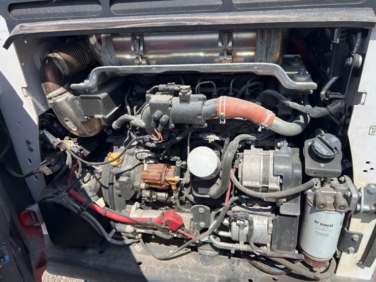 2023-bobcat-t770-image-26