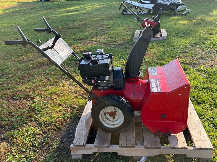 snapper-heavy-duty-snowblower,-24’,-runs-and-works-good-per-seller-image-6