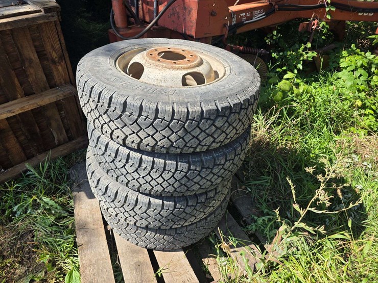 (4)-8.75r16.5-tires-on-dually-rims,-good-tread,-some-sidewall-cracks-image-1