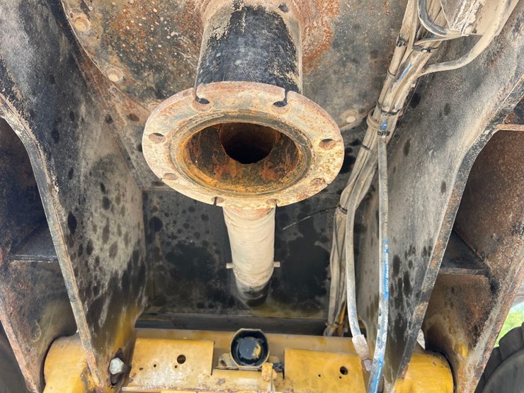 2005-caterpillar-740-image-25