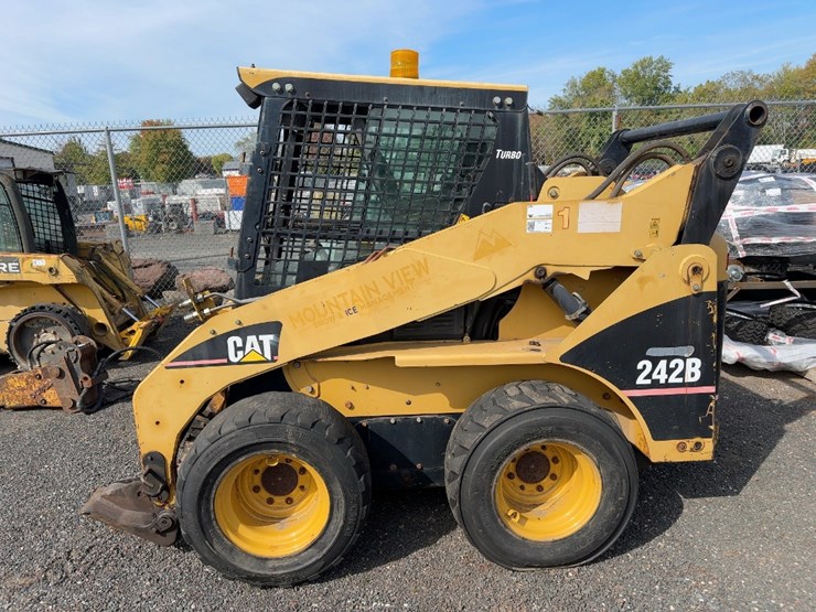 2004-caterpillar-242b-image-2