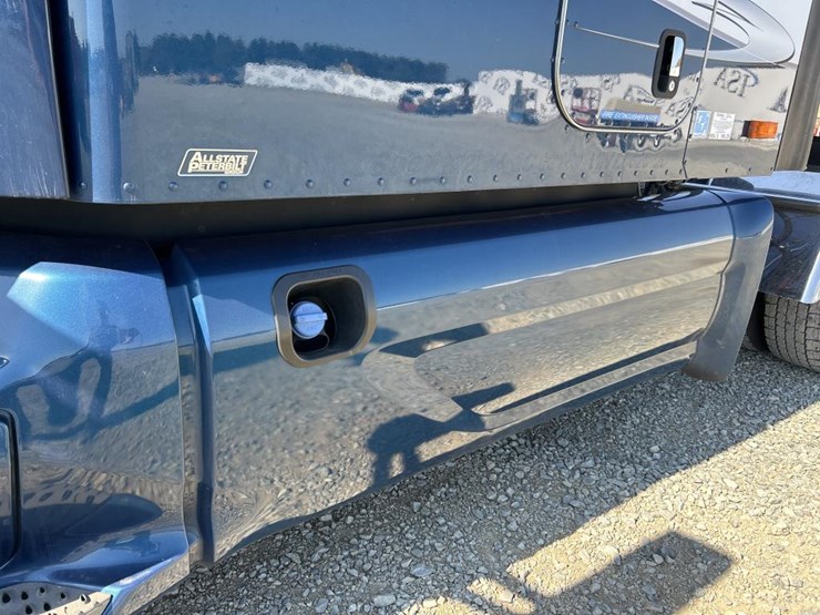 2019-peterbilt-579-image-50