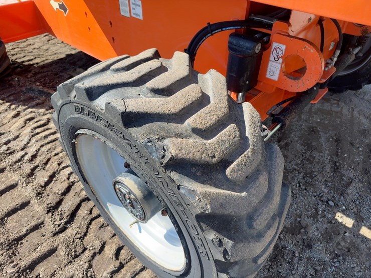 2015-jlg-600s-image-12