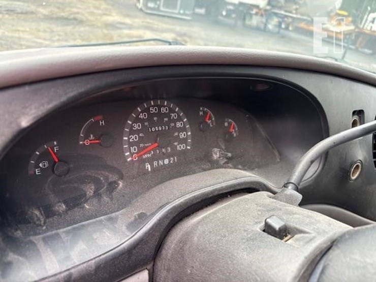 2001-ford-e250-image-8