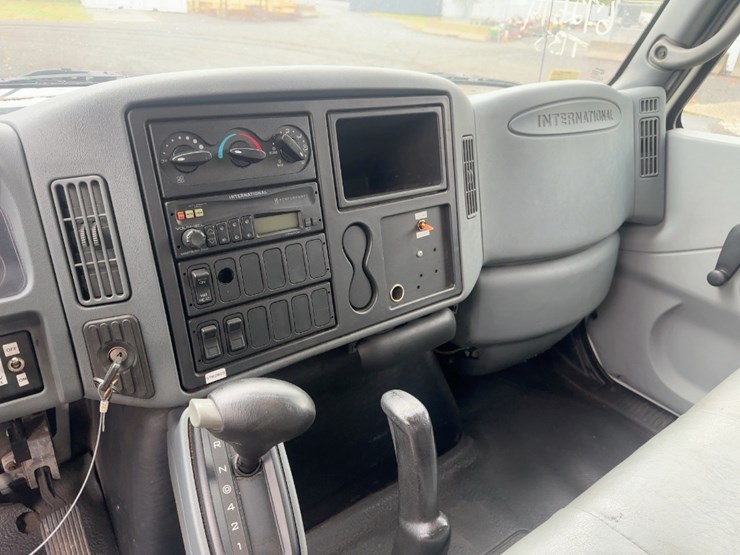 2002-international-durastar-4300-image-27