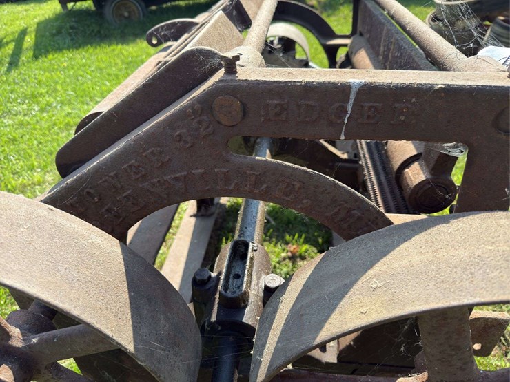 tower-32"-edger-image-5