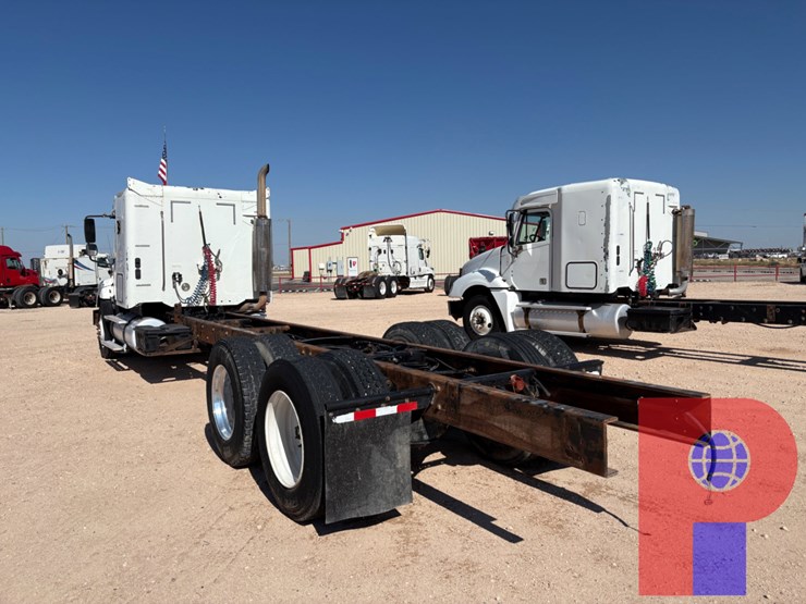 2006-freightliner-columbia-120-image-4