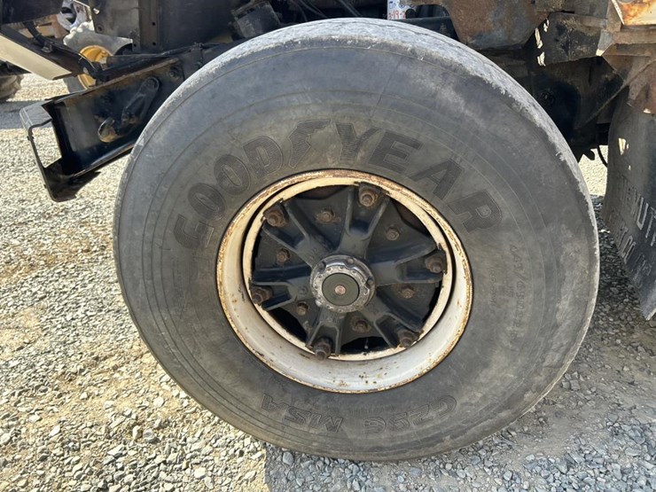 1995-mack-dm690s-image-80