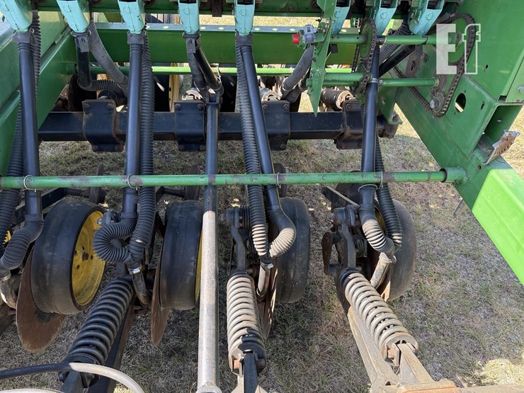 john-deere-750-image-4
