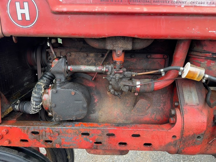 mccormick-farmall-h-tractor-image-13