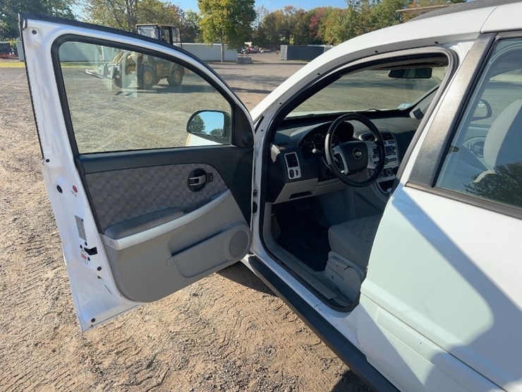 2008-chevrolet-equinox-ls-image-16