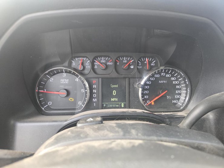 2015-chevrolet-2500-image-47