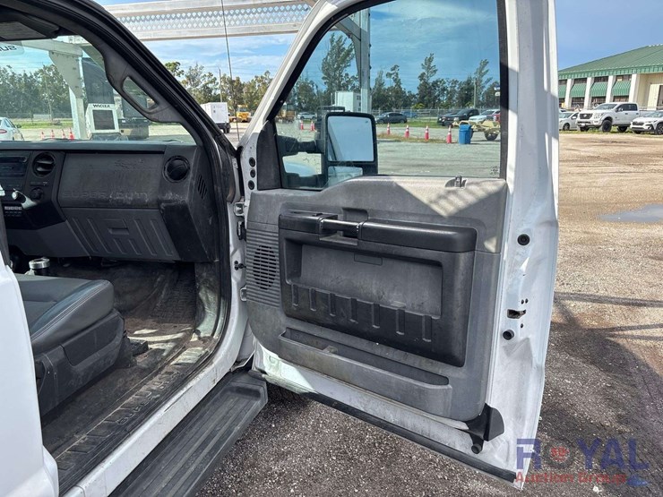 2013-ford-f550-image-14