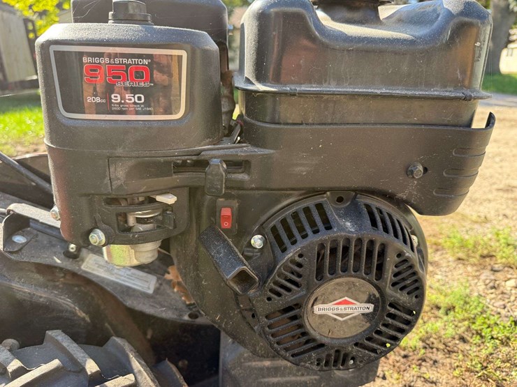 husqvarna-crt-900-rear-tine-tiller,-14”,-self-propelled,-briggs-and-stratton-950-series-engine-image-9
