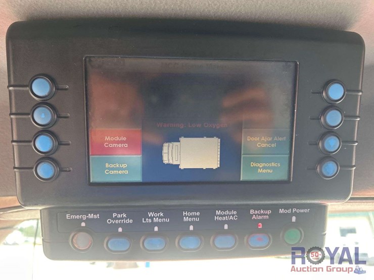 2016-freightliner-m2-106-braun-ambulance-image-14