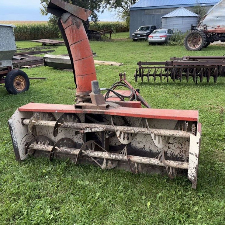 McKee Sno-Lander Snowblower, 3Pt, 540 PTO, Hyd Turn Spout, *Must be Removed in 10 days after Auction