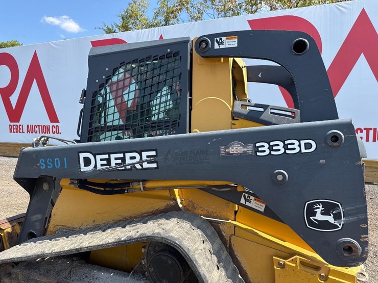 2012-deere-333d-image-21