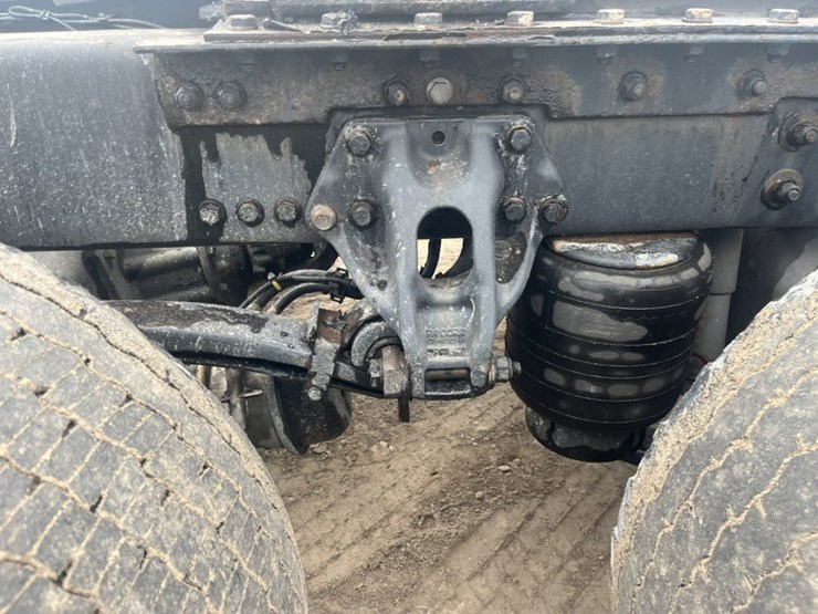 2020-kenworth-t680-image-98