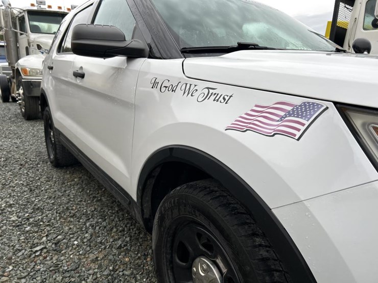 2017-ford-explorer-image-10