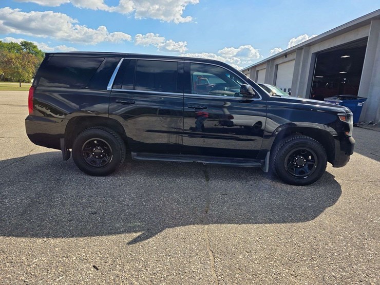 2019-chevrolet-tahoe-image-7