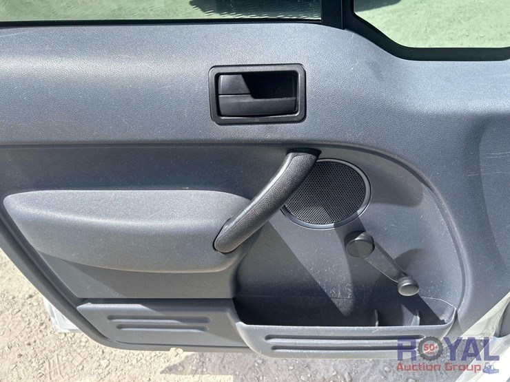 2010-ford-transit-connect-image-11