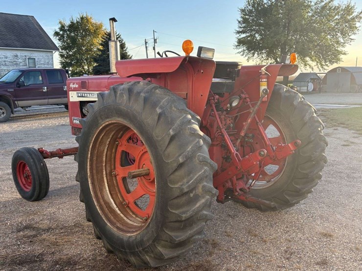 1971-farmall-656-hydro-diesel-tractor,-fenders,-wf,-540-pto,-3pt,-2-hyd,-16.9-38-rears,-7.50-16-fron-image-7