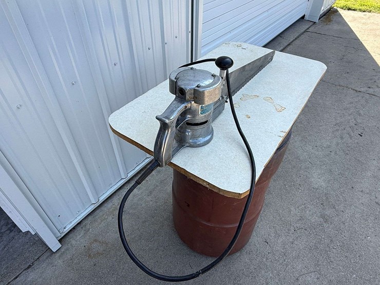 electric-wellsaw-model-404-meat-cutting-saw.-this-item-is-located-in-south-dakota,-therefore-south-d-image-2
