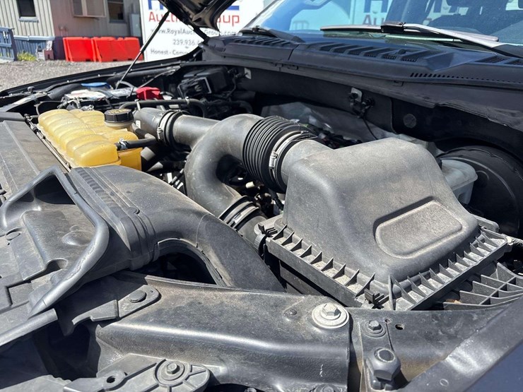 2020-ford-f150-image-8