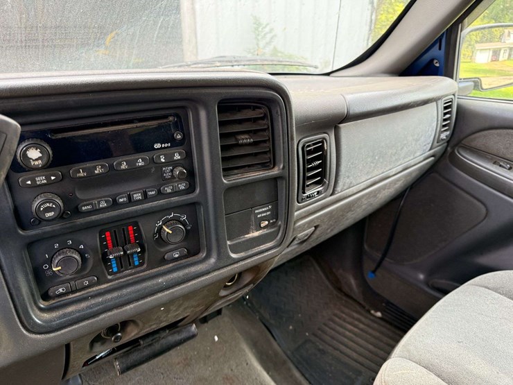 2003-chevrolet-extended-cab-pickup-with-topper,-4x4,-261,233-miles,-v8,-automatic-transmission,-per-image-19