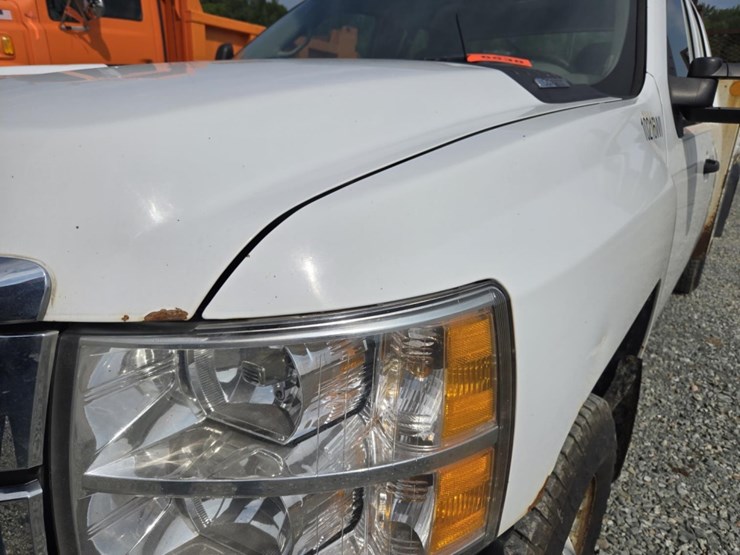 2011-chevrolet-2500hd-image-12