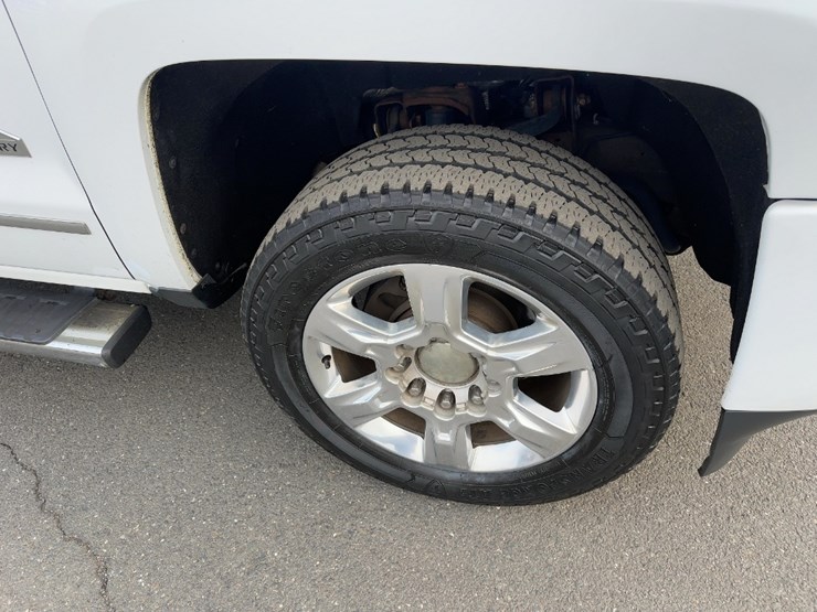 2015-chevrolet-silverado-image-8