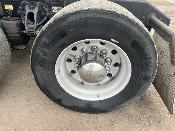 2020-kenworth-t680-image-103