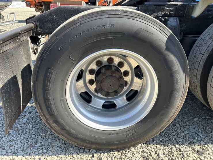2007-peterbilt-386-image-91