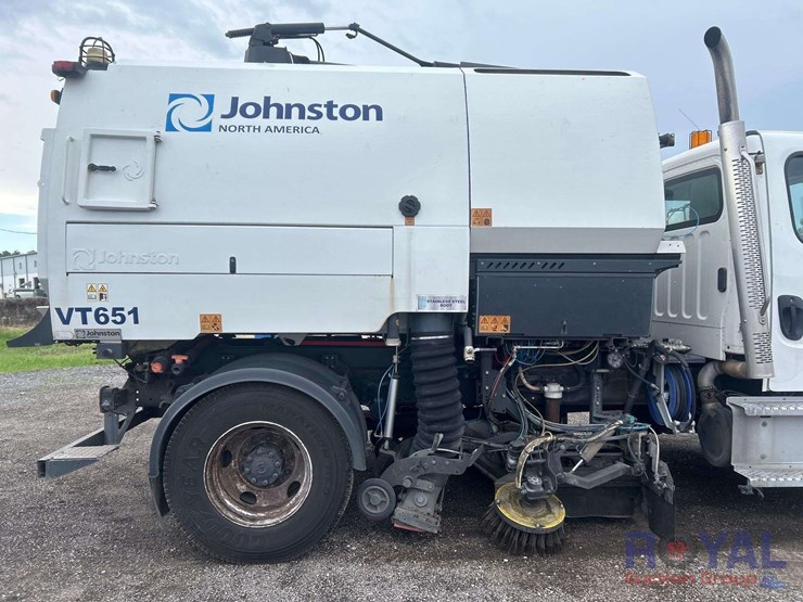 2019-freightliner-m2-106-8.5-cuyd-street-sweeper-truck-image-22