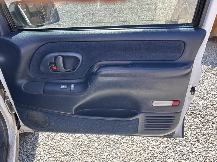 1997-chevrolet-tahoe-image-52
