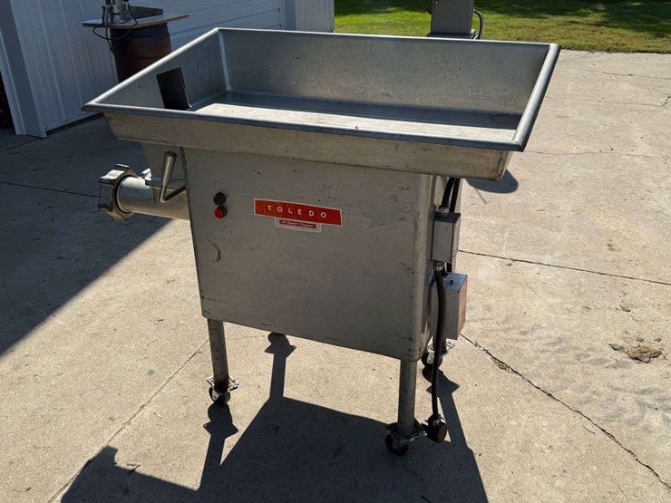 toledo-commercial-meat-grinder,-220v.-this-item-is-located-in-south-dakota,-therefore-south-dakota-s-image-11