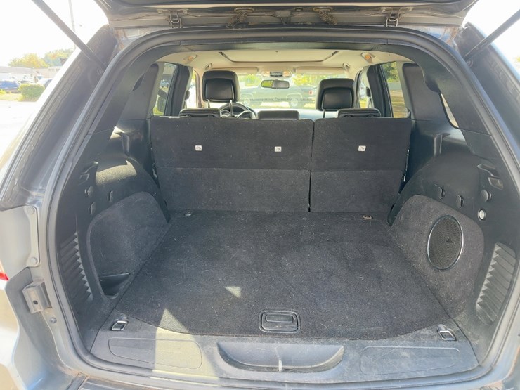 2013-jeep-grand-cherokee-laredo-image-13