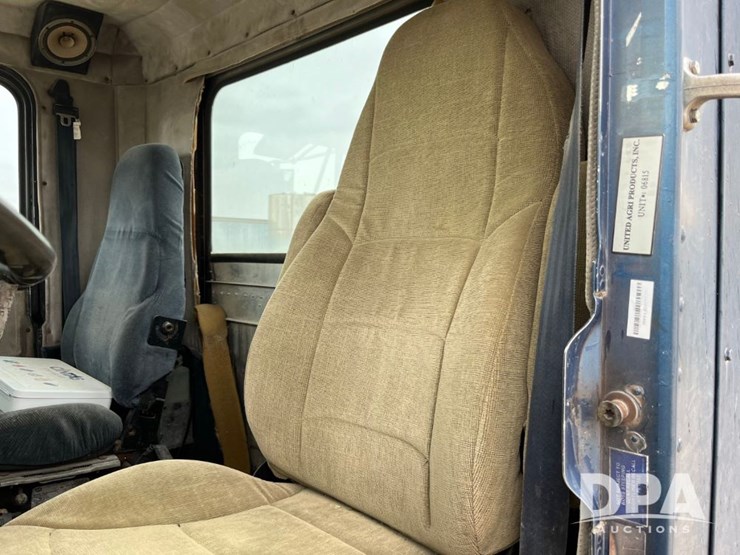1989-freightliner-day-cab-truck-(jn0784,-unit-06815)-image-52