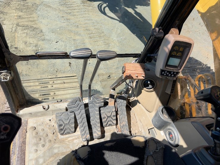 2004-caterpillar-320cl-hydraulic-drill-rig-image-41