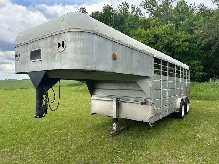 1984-flying-l-16’-long-gooseneck-livestock-trailer,-7’-wide,-1-cross-gate,-does-have-rubber-mats,-7:-image-1