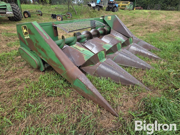 john-deere-444-image-3