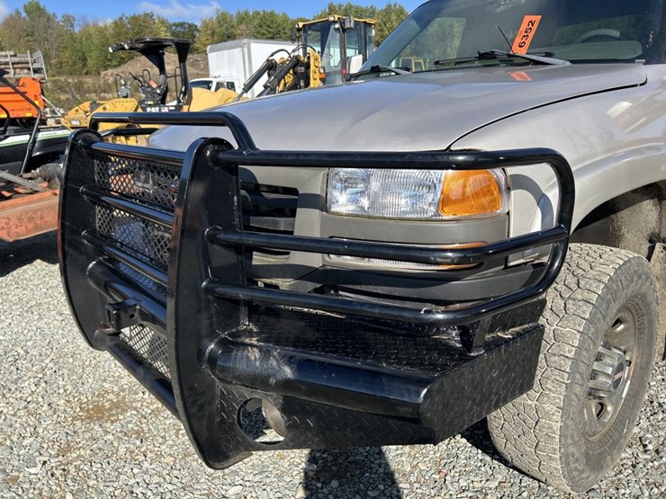 2005-gmc-2500-image-13