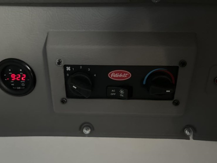 2007-peterbilt-386-image-81