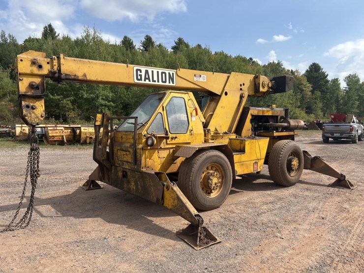 #1800-•-galion-2-stage-crane-truck-image-1