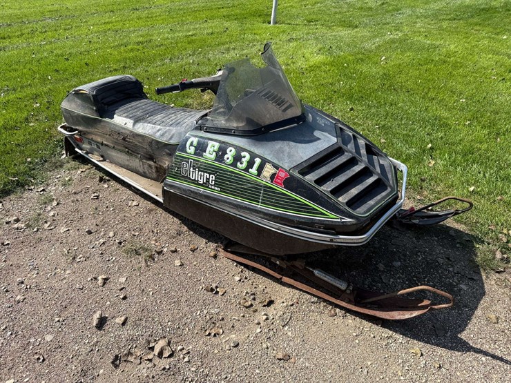 1976-arctic-cat-eltigre-5000-snowmobile,-2,412-miles,-has-not-ran-for-a-number-of-years,-engine-is-l-image-1